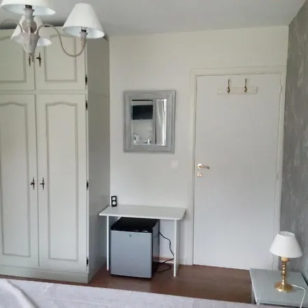 La Belle Vue Bed and Breakfast Ντινάντ