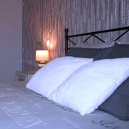 Bed and Breakfast La Belle Vue Ντινάντ